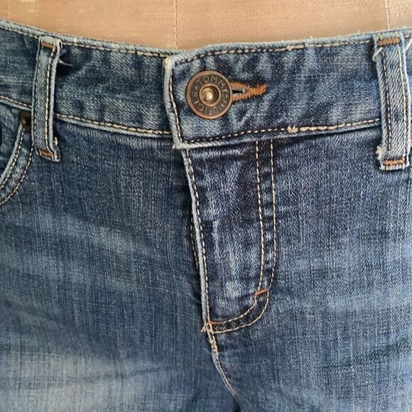 Tommy Hilfiger wide legged jeans. Vintage. Women’s 8. - Picture 3 of 7